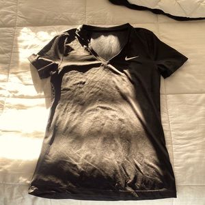 Women’s Nike v-neck dri-fit T-shirt size small